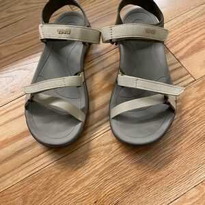 Womens Teva sandals